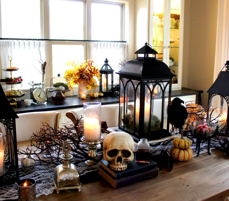 Spooky Halloween Table Decor Inspiration