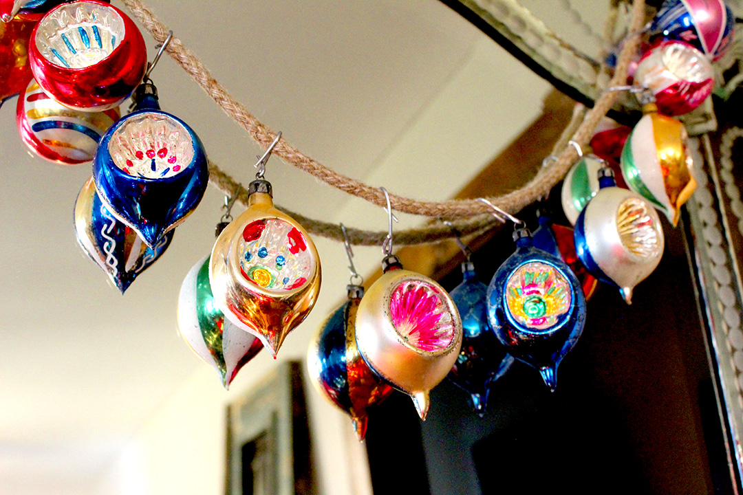 Vintage Ornaments and How to Collect Them - My Mayberry Lane